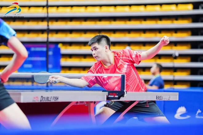 他們通過快 他們通過快