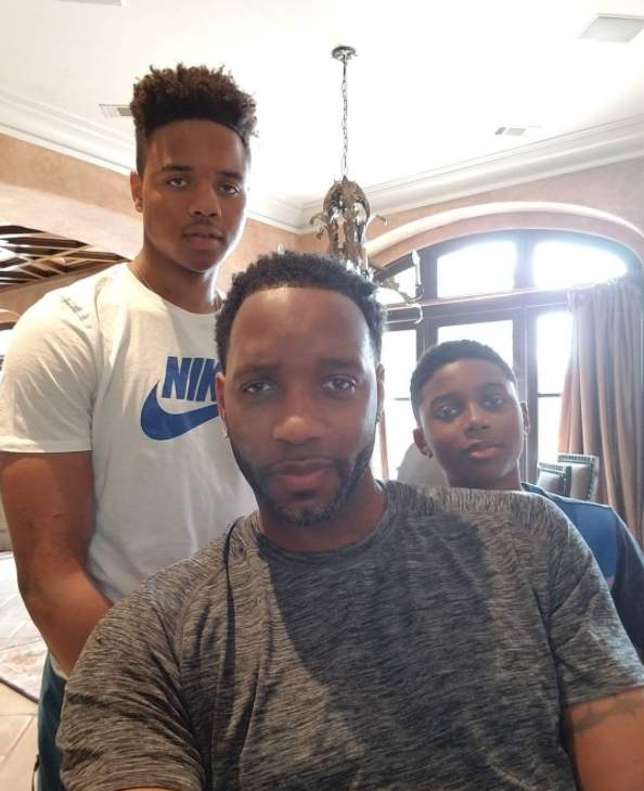 侠此次续约 侠此次续约