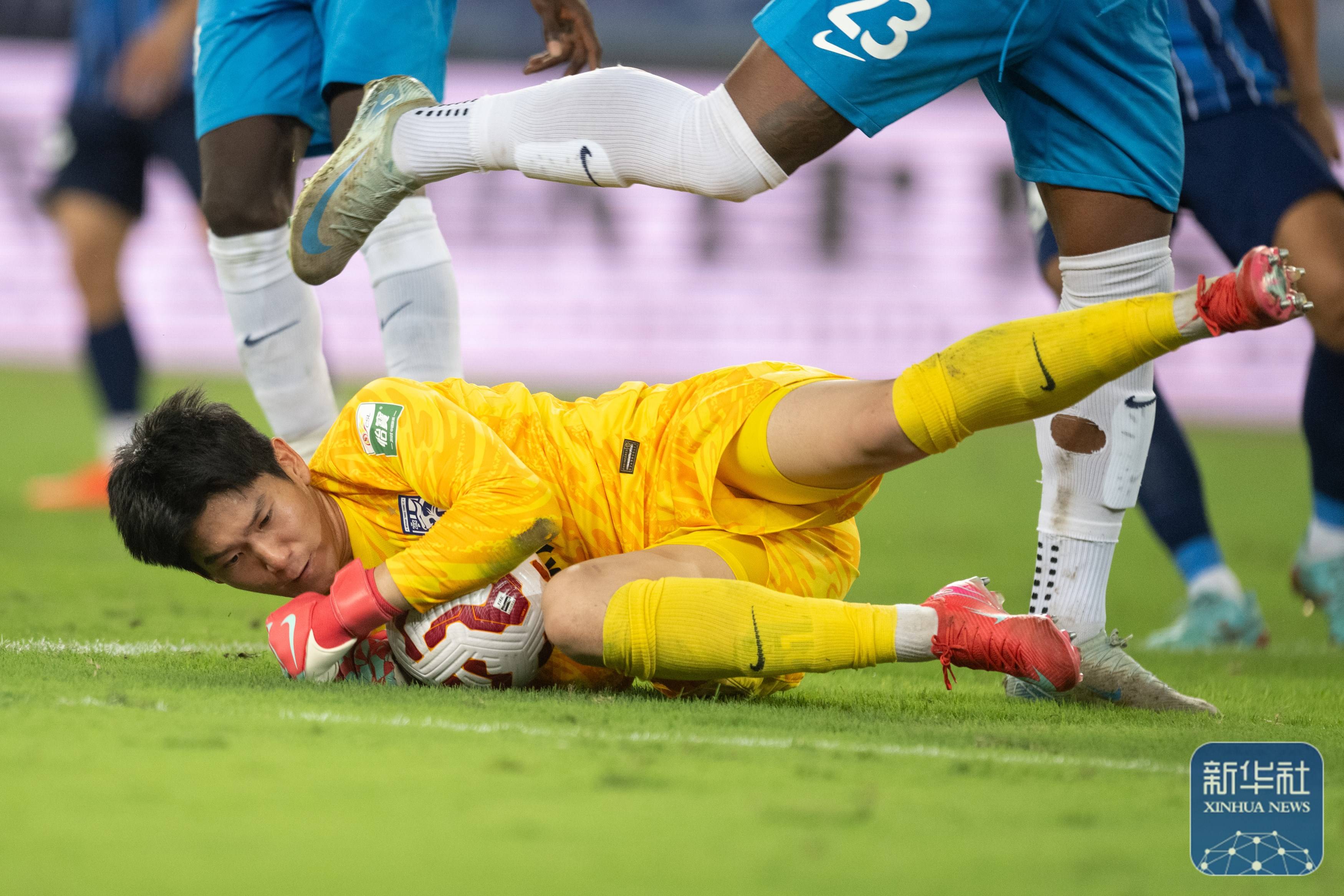 更该关注他 更该关注他