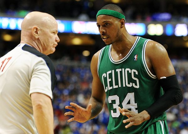 在伤缺背景 在伤缺背景